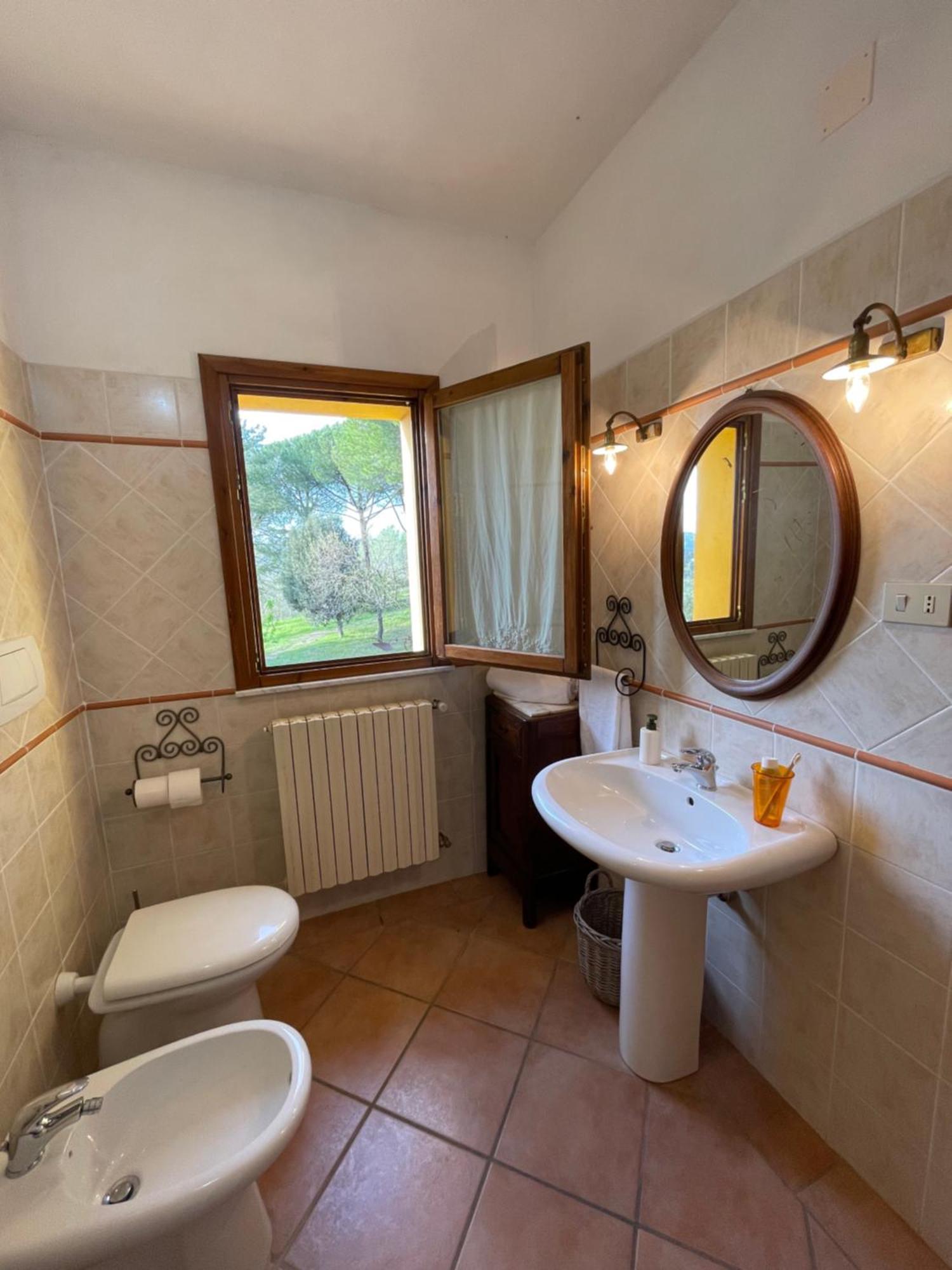 Agriturismo Podere le Tombe Affittacamere Palaia Camera foto