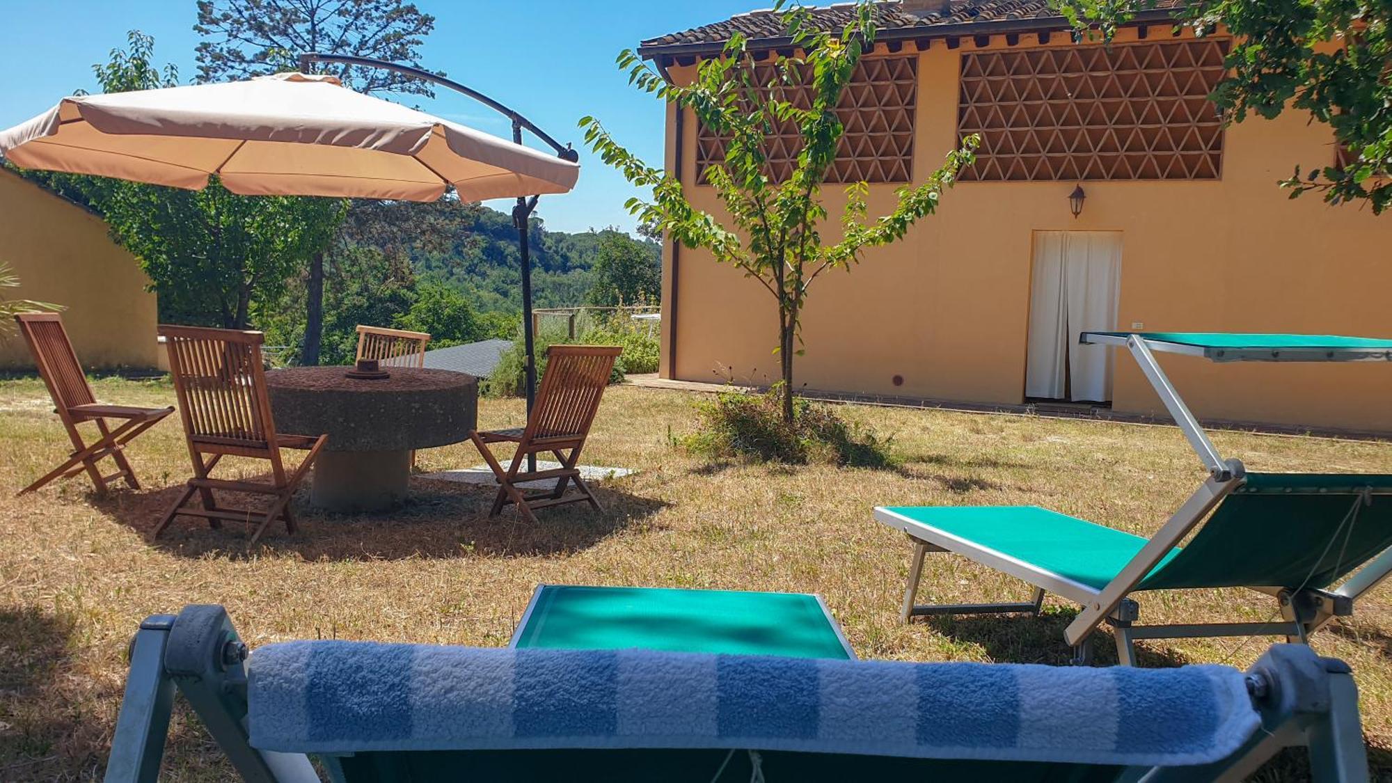 Agriturismo Podere le Tombe Affittacamere Palaia Esterno foto